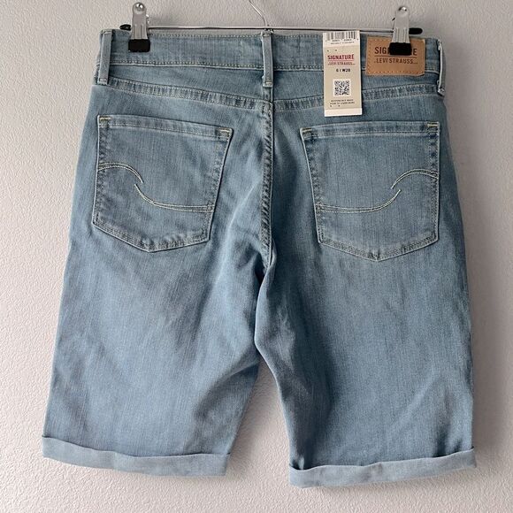 Levi Strauss Women's Mid-Rise Bermuda Shorts Size 6 - Picture 3 of 6